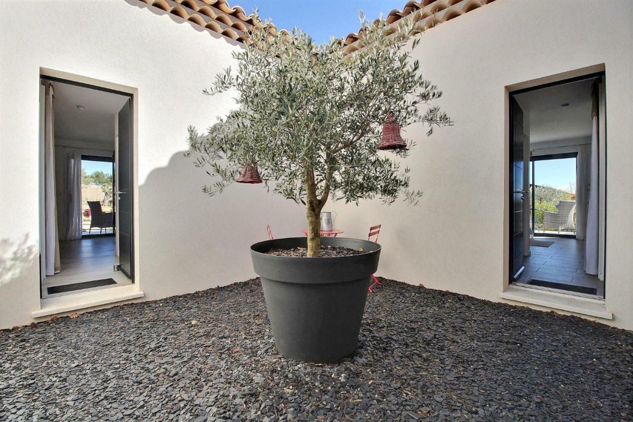 La Villa Aux Oliviers Flayosc Exteriör bild